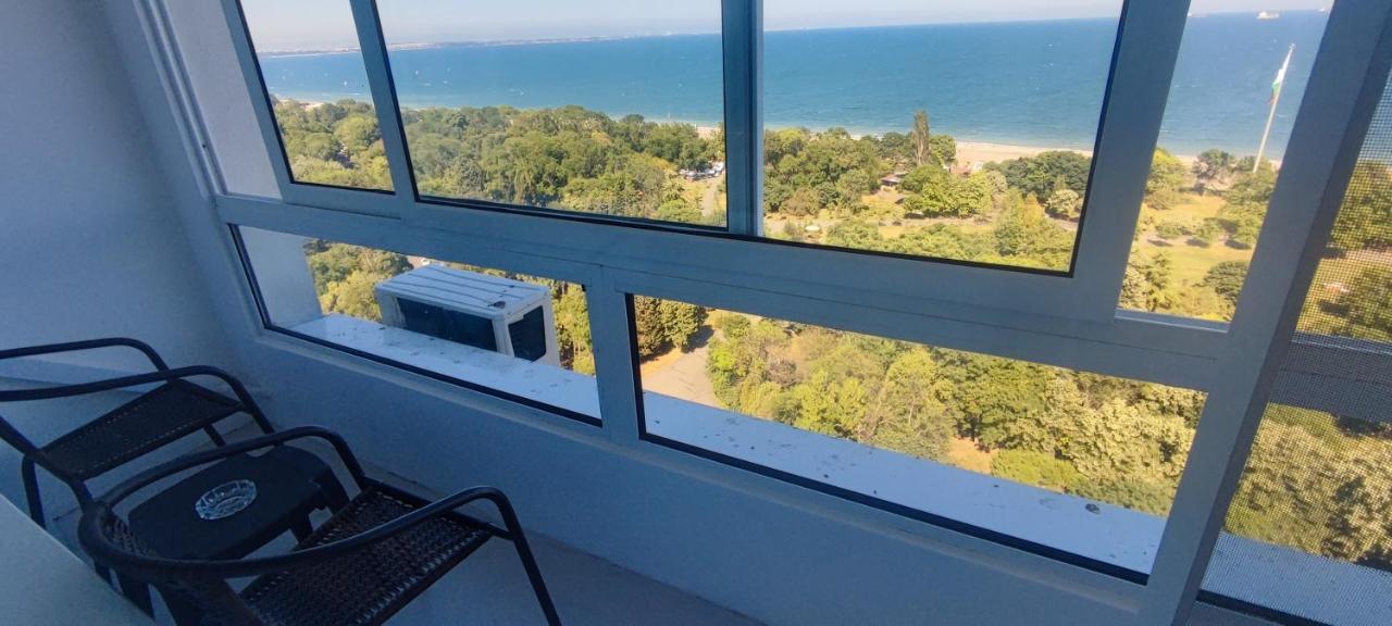 Sea View Flora Apartment Burgas Bagian luar foto